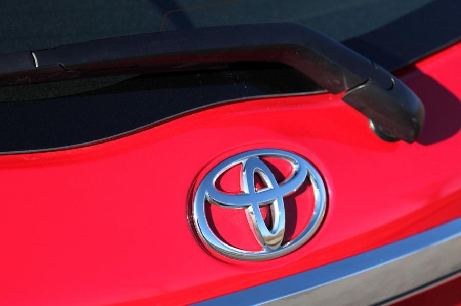  Toyota Yaris SE 2012 года  (фото 29 из 33)
